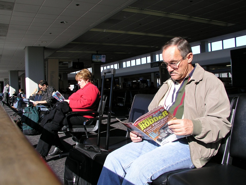 sfo-people-waiting.jpg