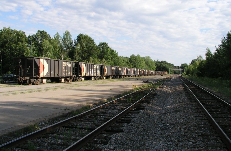 stationary-train.jpg